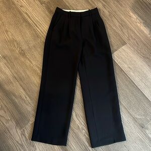 ARITZIA // EFFORTLESS PANT (SHORT)